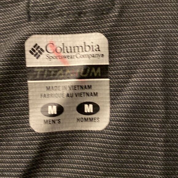 COLUMBIA SPORTSWEAR Titanium Short Sleeve Crew-neck Athletic Tee - Picture 3 of 6